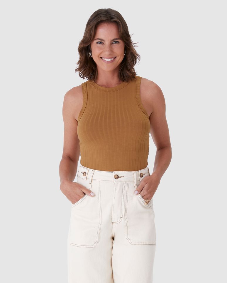 Regata Básica Feminina Long Cropped Em Malha Canelada De Viscose