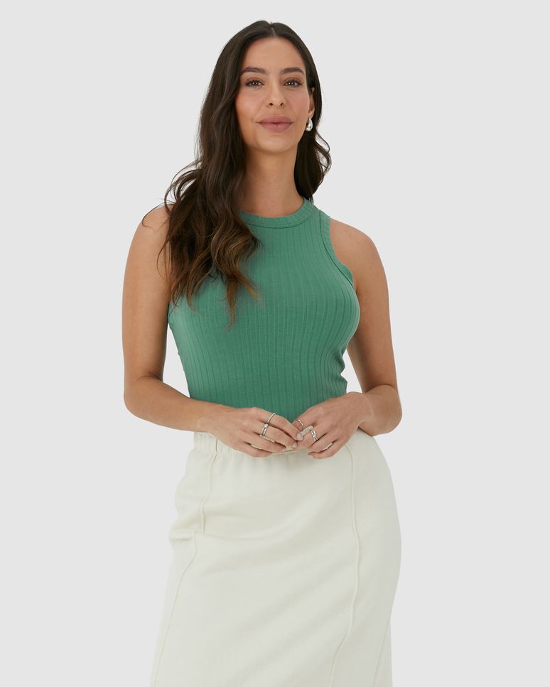 Regata Básica Feminina Long Cropped Em Malha Canelada De Viscose