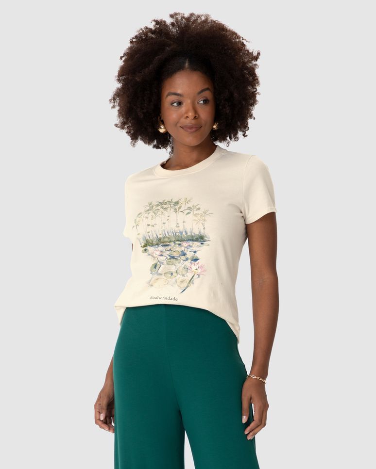 Camiseta Feminina Manga Curta Estampa Frontal Ilustrativa Em Algodão