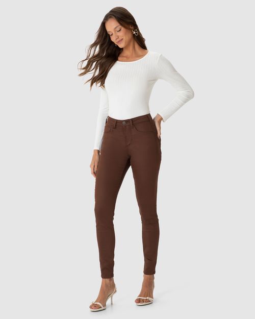 Calça Feminina Skinny Em Sarja Com Elastano