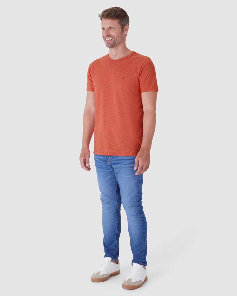 Camiseta Básica Masculina Bordada Em Malha Rajada