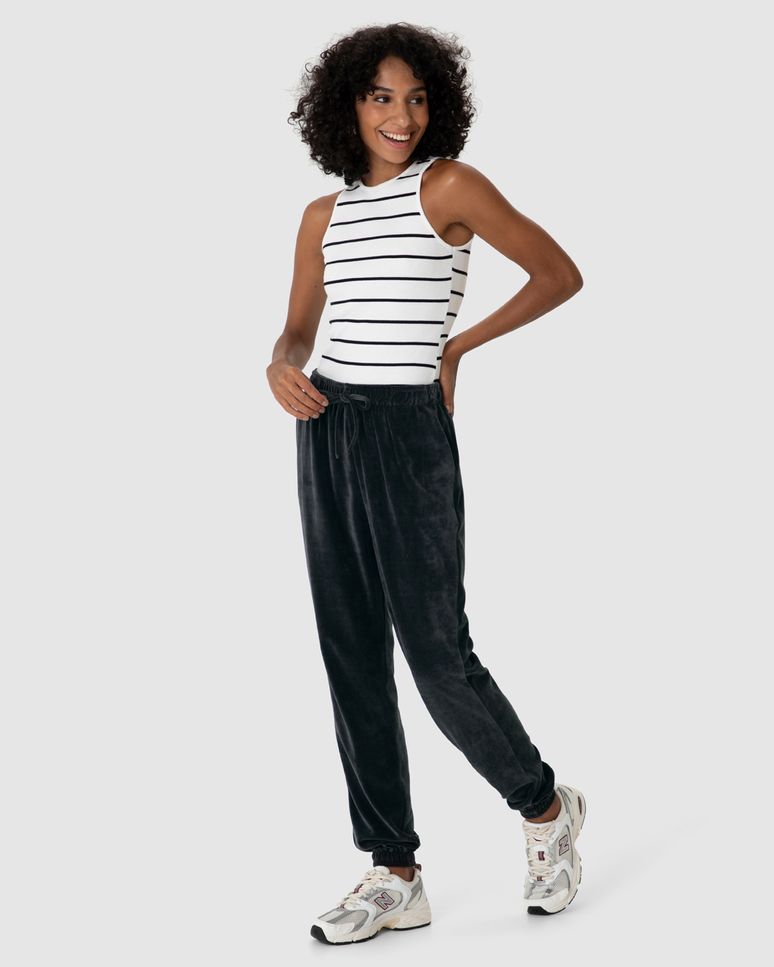 Calça Básica Feminina Jogger Em Malha Plush