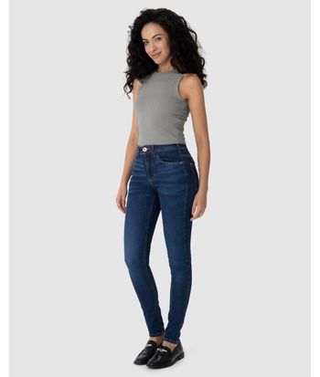 Regata Básica Feminina Long Cropped Em Malha Canelada De Viscose