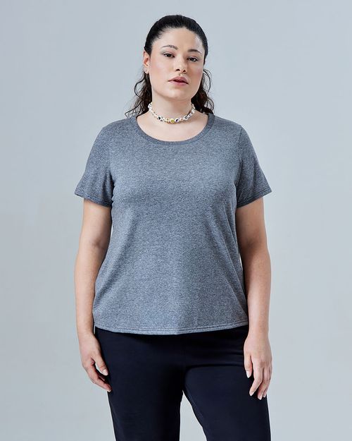 Camiseta Feminina Plus Size Gola Redonda Tecnológica Anti Odor - BASICAMENTE