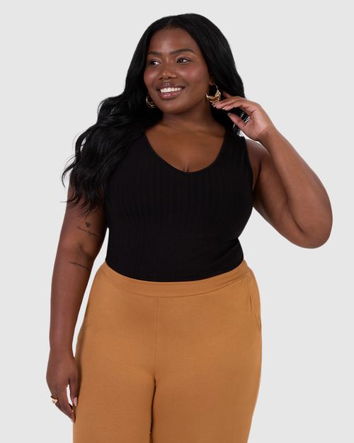 Regata Básica Feminina Plus Size Decote V Em Canelado De Viscose