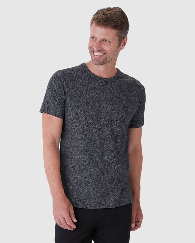Camiseta Básica Masculina Bordada Em Malha Rajada