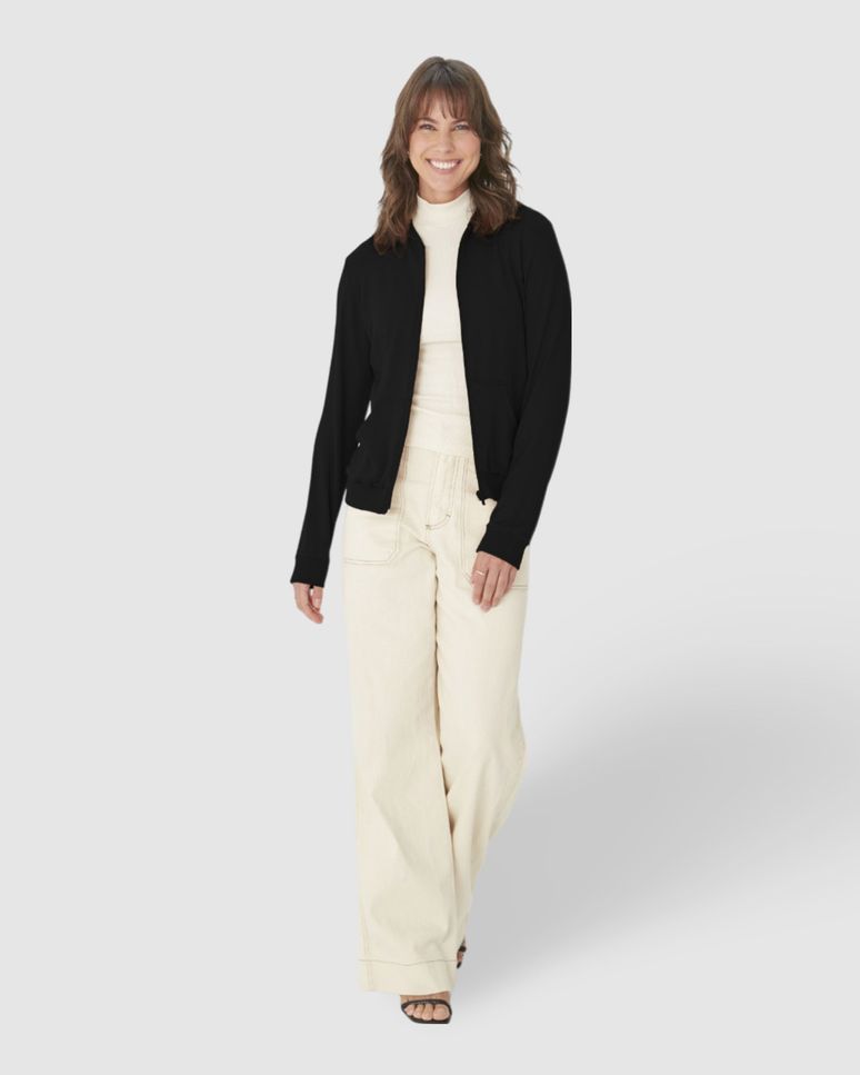 Jaqueta Básica Feminina Com Bolsos Moletinho De Viscose