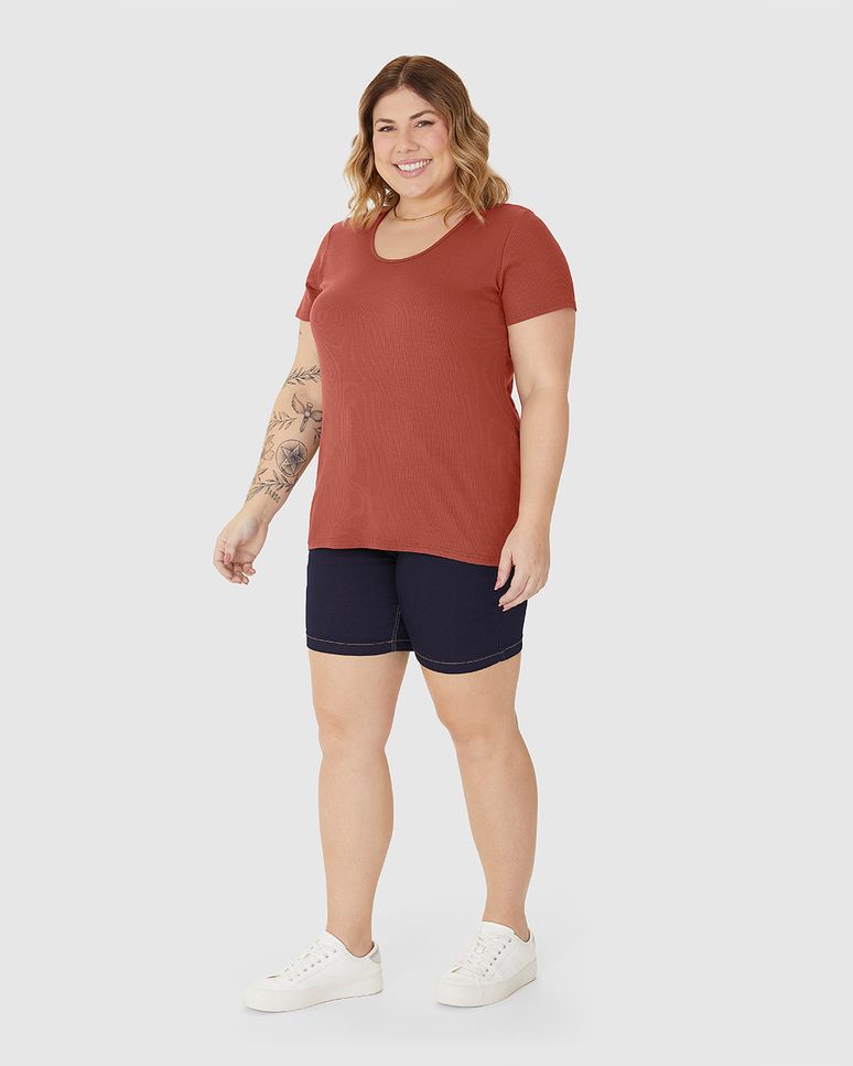 Blusa Feminina Plus Size Decote Redondo Em Malha Viscose Canelada