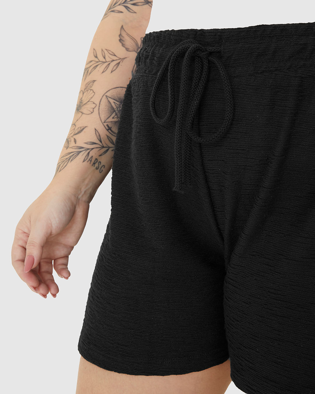 Shorts Feminino Plus Size Cadarço Frontal Em Moletom Texturizado