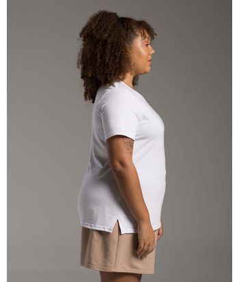Camiseta Feminina Plus Size Abertura Lateral Tecnológica Air - BASICAMENTE