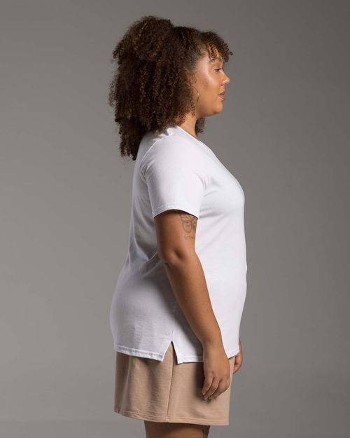 Camiseta Feminina Plus Size Abertura Lateral Tecnológica Air - BASICAMENTE