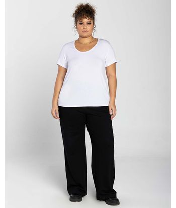 Camiseta Feminina Plus Size Gola U Tecnológica Modal - BASICAMENTE