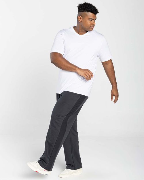 Camiseta Masculina Plus Size Gola V Tecnológica Anti Odor Em Algodão - BASICAMENTE