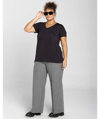 Camiseta Feminina Plus Size Gola V Tecnológica Modal - BASICAMENTE