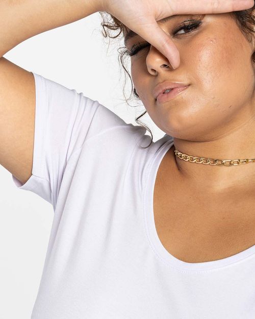 Camiseta Feminina Plus Size Gola Redonda Manga Curta Tecnológica Modal - BASICAMENTE