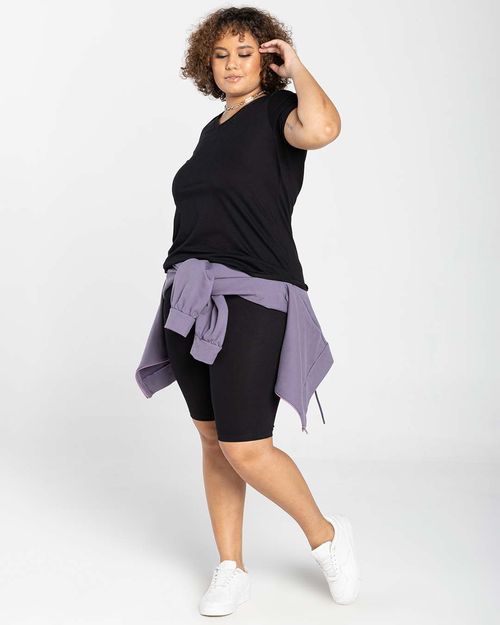 Camiseta Feminina Plus Size Gola V Tecnológica Impermeável - BASICAMENTE