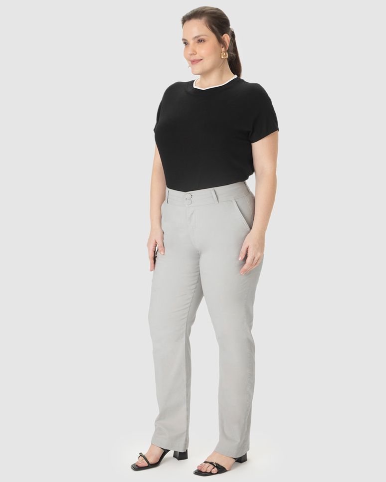 Calça Feminina Plus Size Alfaiataria Cintura Média Em Sarja Com Elastano