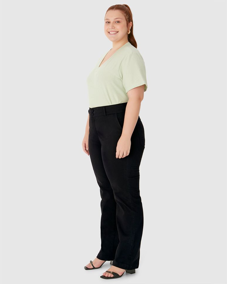 Calça Feminina Plus Size Alfaiataria Cintura Média Em Sarja Com Elastano