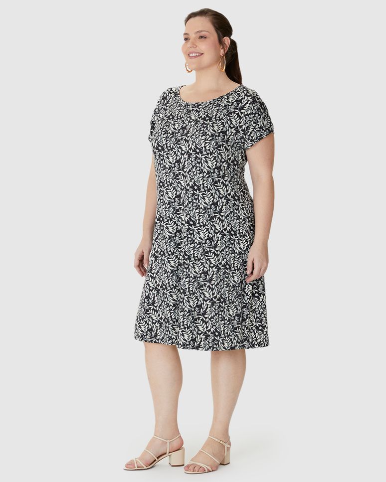 Vestido Feminino Plus Size Evasê Estampa Folhagem Em Viscose Stretch