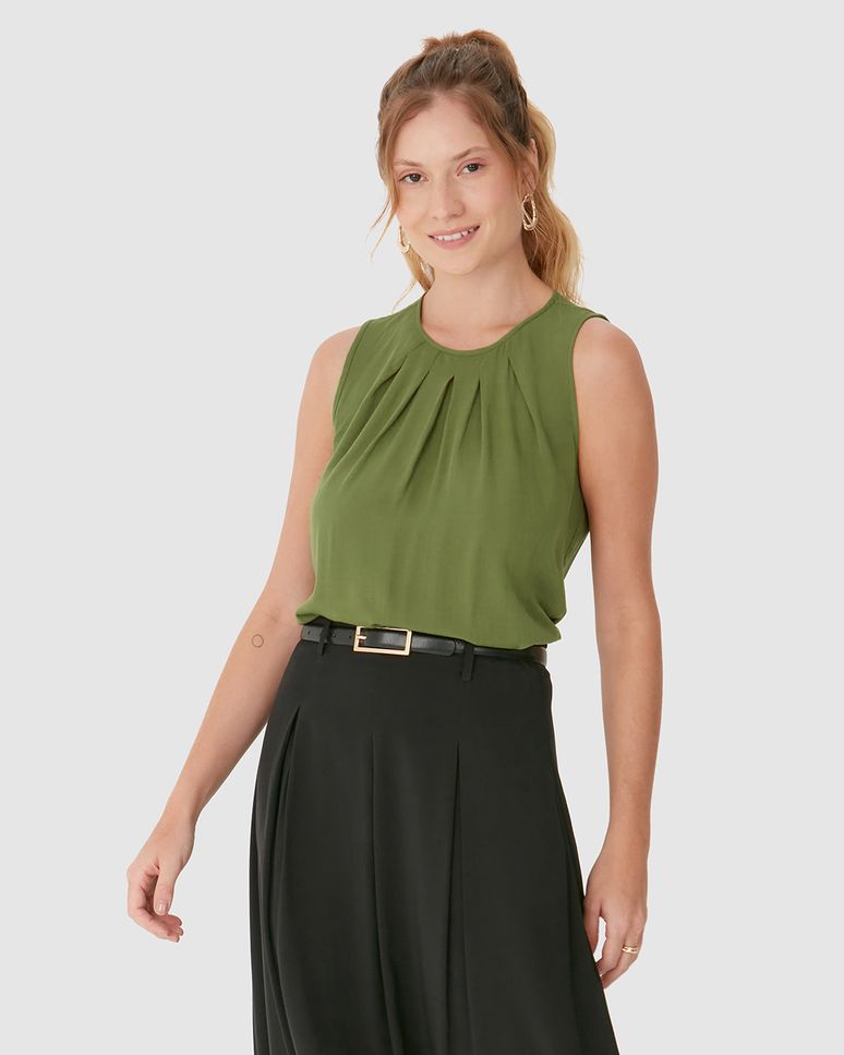 Regata Ampla Feminina Pregas Frontais Em Viscose Sarjada