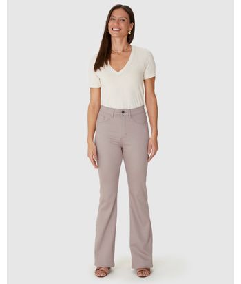 Calça Flare Feminina Bolso Funcional Em Sarja Com Elastano