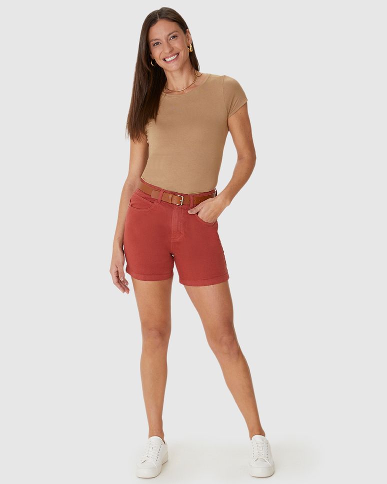 Bermuda Feminina Boyfriend Cintura Média Com Cinto Em Sarja Stretch