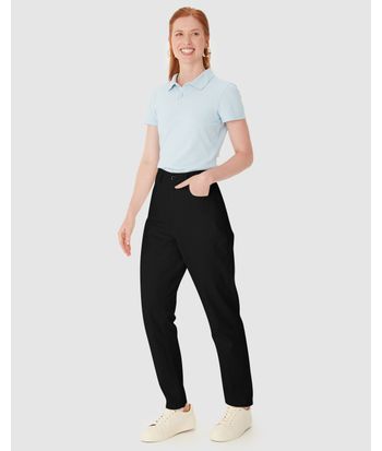 Calça Feminina Mom Cintura Alta Bolso Funcional Em Sarja Com Elastano