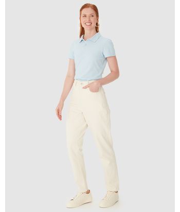 Calça Feminina Mom Cintura Alta Bolso Funcional Em Sarja Com Elastano