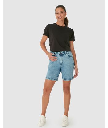 Bermuda Feminina Boyfriend Bolso Funcional Em Jeans Com Elastano