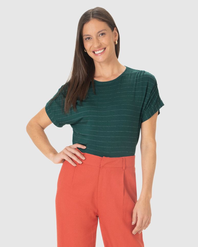 Blusa Ampla Feminina Listrada Manga Curta Em Malha Viscose Texturizada