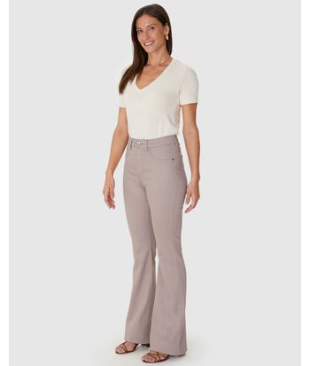 Calça Flare Feminina Bolso Funcional Em Sarja Com Elastano