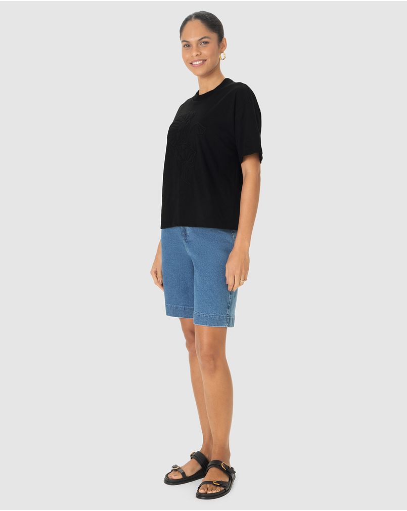 Camiseta Ampla Feminina Bordado De Flor Frontal Em Algodão PRETO