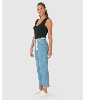 Calça Straight Cropped Feminina Com Cinto Corda Em Jeans Stretch