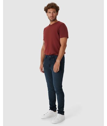 Calça Masculina Slim Cintura Média Etiqueta Decorativa Em Jeans Stretch