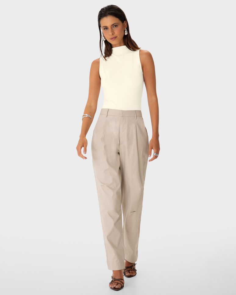 Regata Justa Feminina Gola Alta Sem Manga Em Malha Viscose Stretch - ENFIM