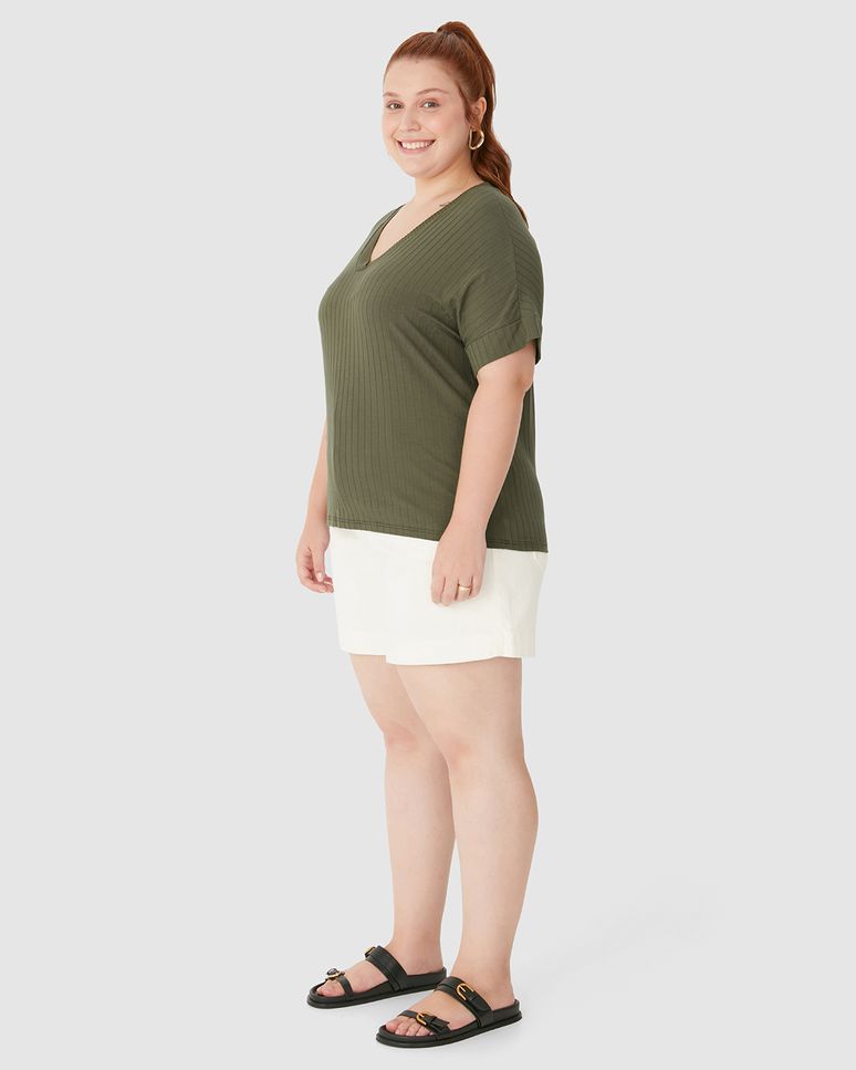 Blusa Feminina Plus Size Decote V Manga Cava Deslocada Em Viscose Canelada