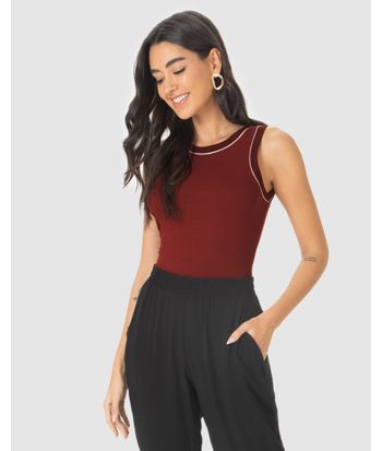 Regata Feminina Filete Costura Contraste Em Malha Viscose Canelada