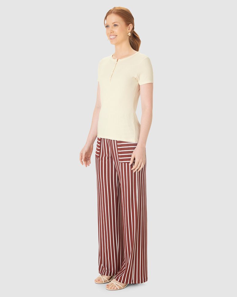 Blusa Básica Feminina Com Botões Frontais Em Malha Viscose Canelada
