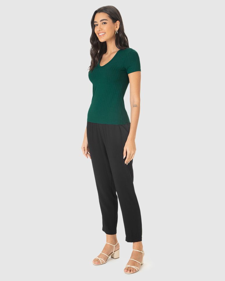 Blusa Básica Feminina Justa Decote V Em Malha Canelada De Viscose