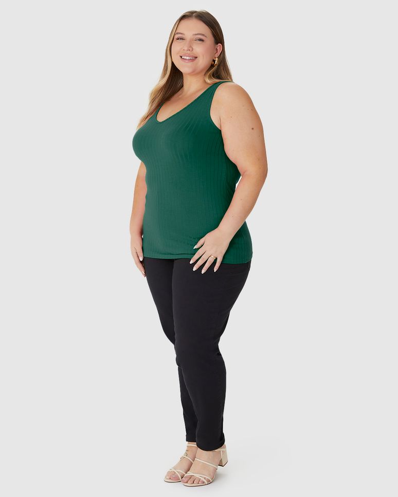 Regata Básica Feminina Plus Size Decote V Em Canelado De Viscose