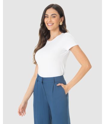 Blusa Básica Feminina Decote Redondo Em Viscose Stretch