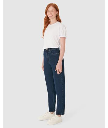 Calça Feminina Mom Bolso Funcional Em Jeans Com Elastano