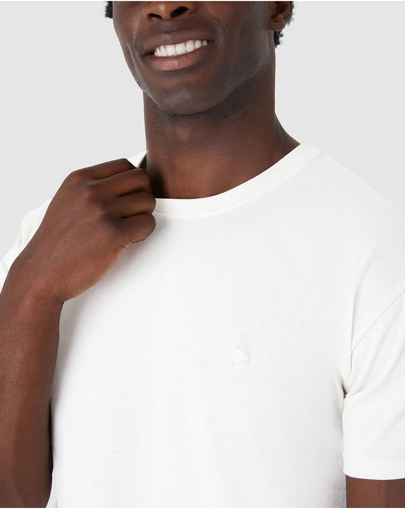meravel simple comfortable Tee　White Camiseta Abraço Masculina Em Malha Comfy Touch BRANCO - Malwee