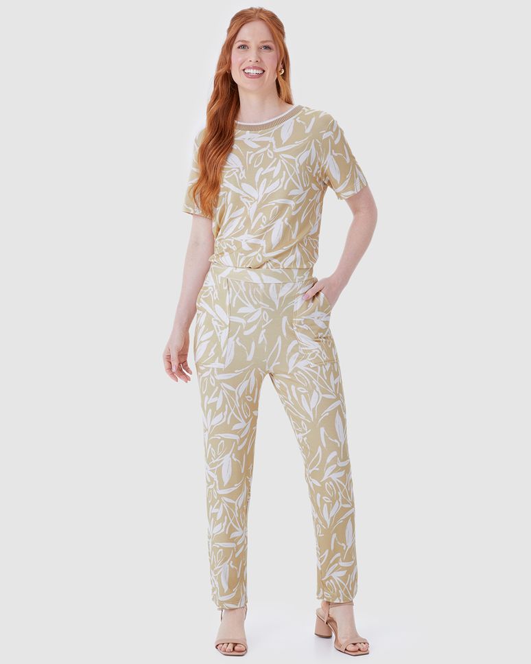 Calça Feminina Carrot Bolso Funcional Em Moletinho De Viscose