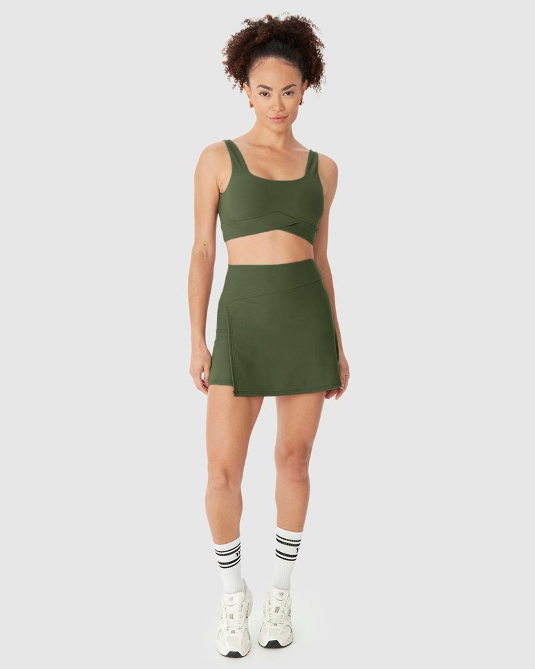 Shorts Saia Esportivo Feminino Assimétrico Em Malha Poliamida Creponada