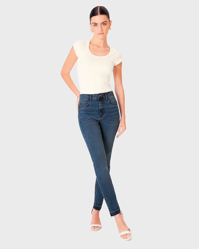 Calça Skinny Feminina Push Up Barra Desfiada Em Jeans Stretch - ENFIM