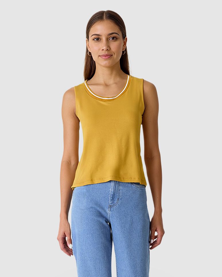 Regata Feminina Decote U Retilínea Em Moletinho De Viscose