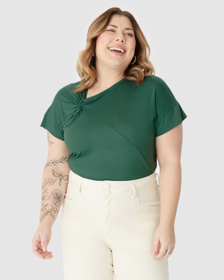 Blusa Feminina Plus Size Detalhe Torção Frontal Em Malha Viscolinho Stretch