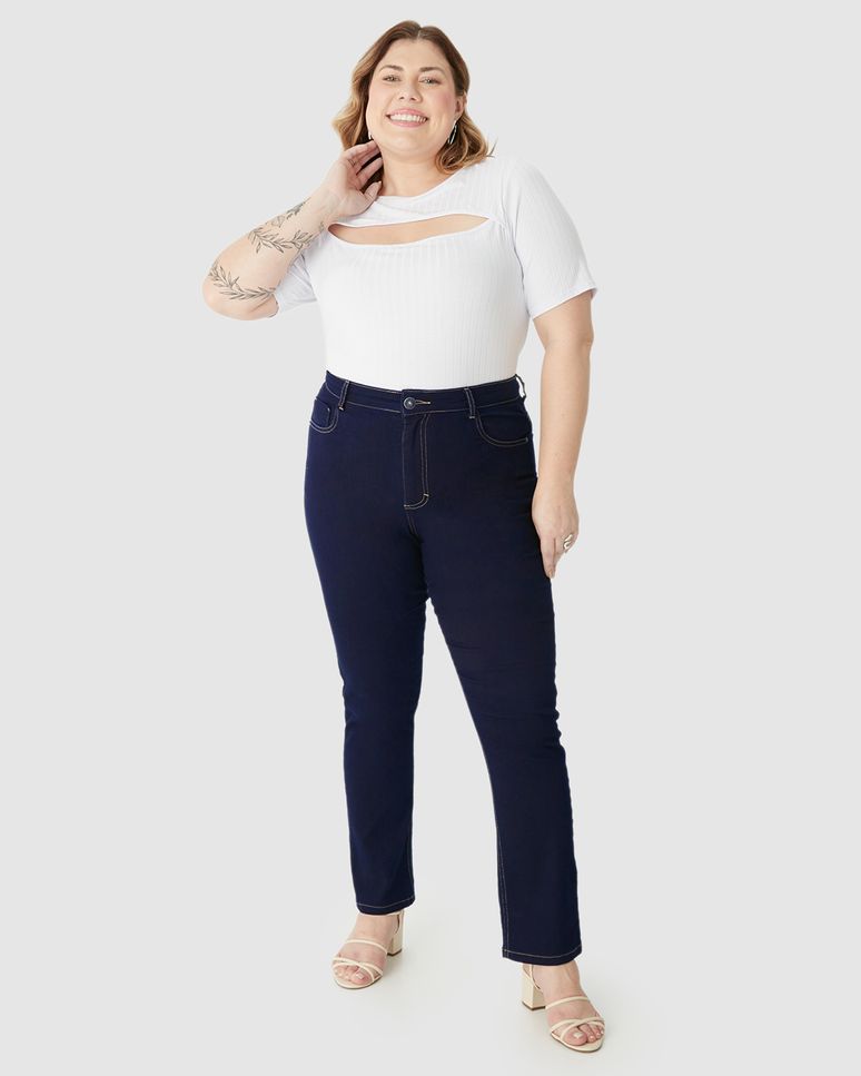 Calça Feminina Plus Size Skinny Bolso Funcional Em Jeans Com Elastano