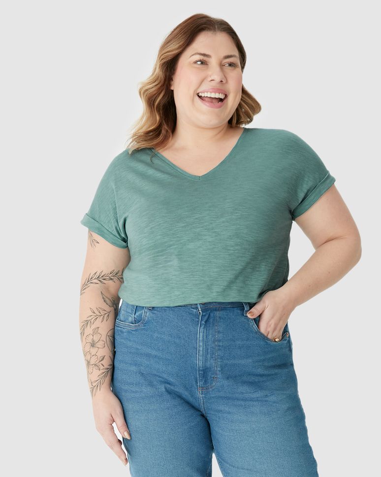 Blusa Feminina Plus Size Mullet Decote V Manga Curta Em Malha Rajada